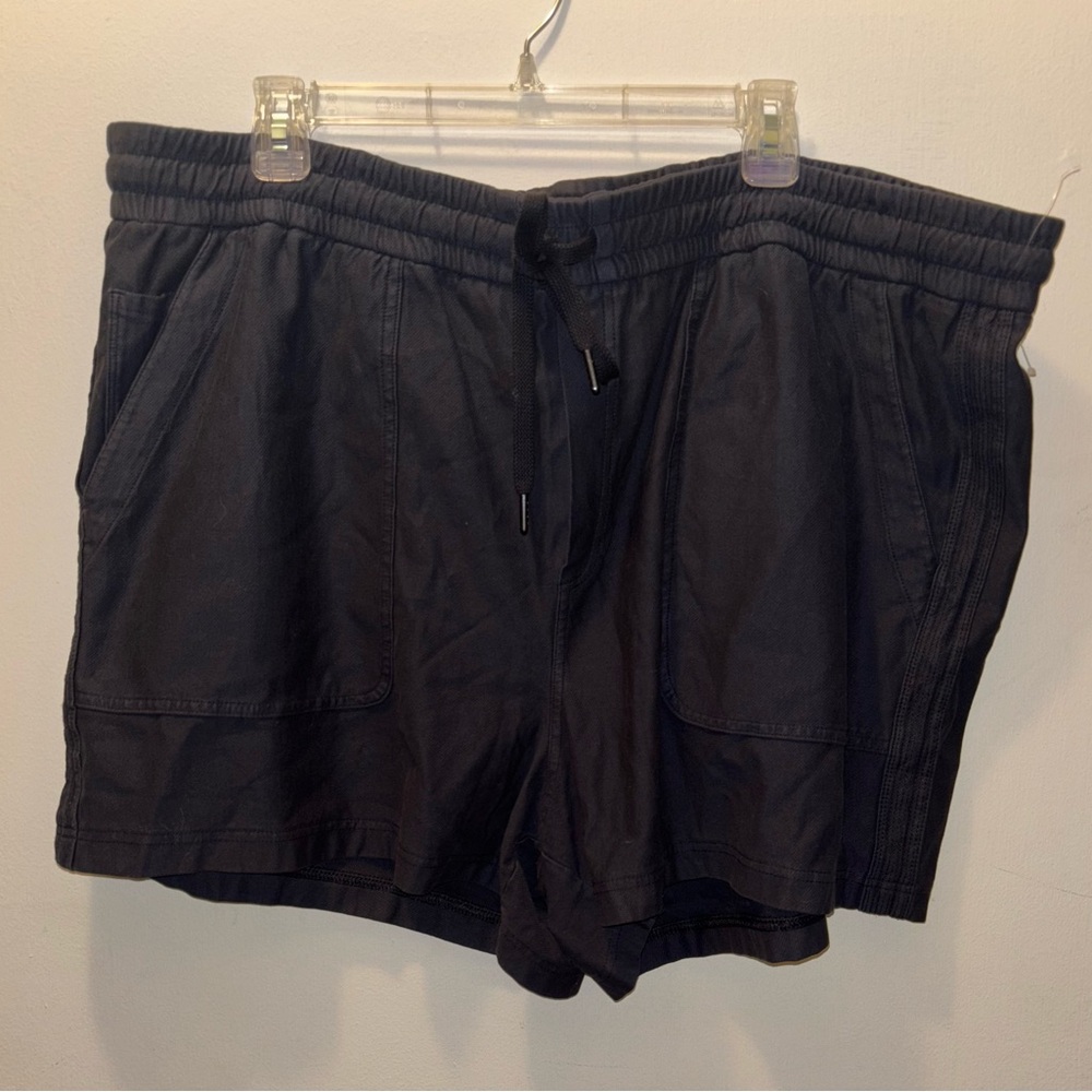 NWOT Athleta Farallon Short, Black, Size 24 Cotton Athleisure Breathable Active - Picture 3 of 9